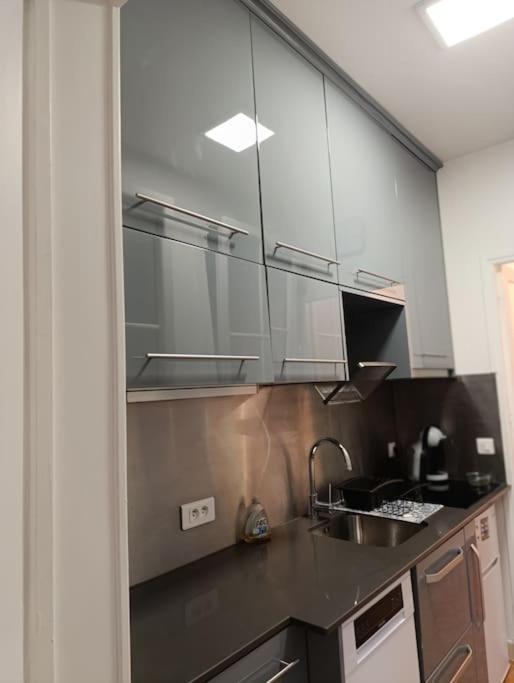 Flat 31m2 Near Pompidou Center, Marais, Les Halles, Mobility Lease Only