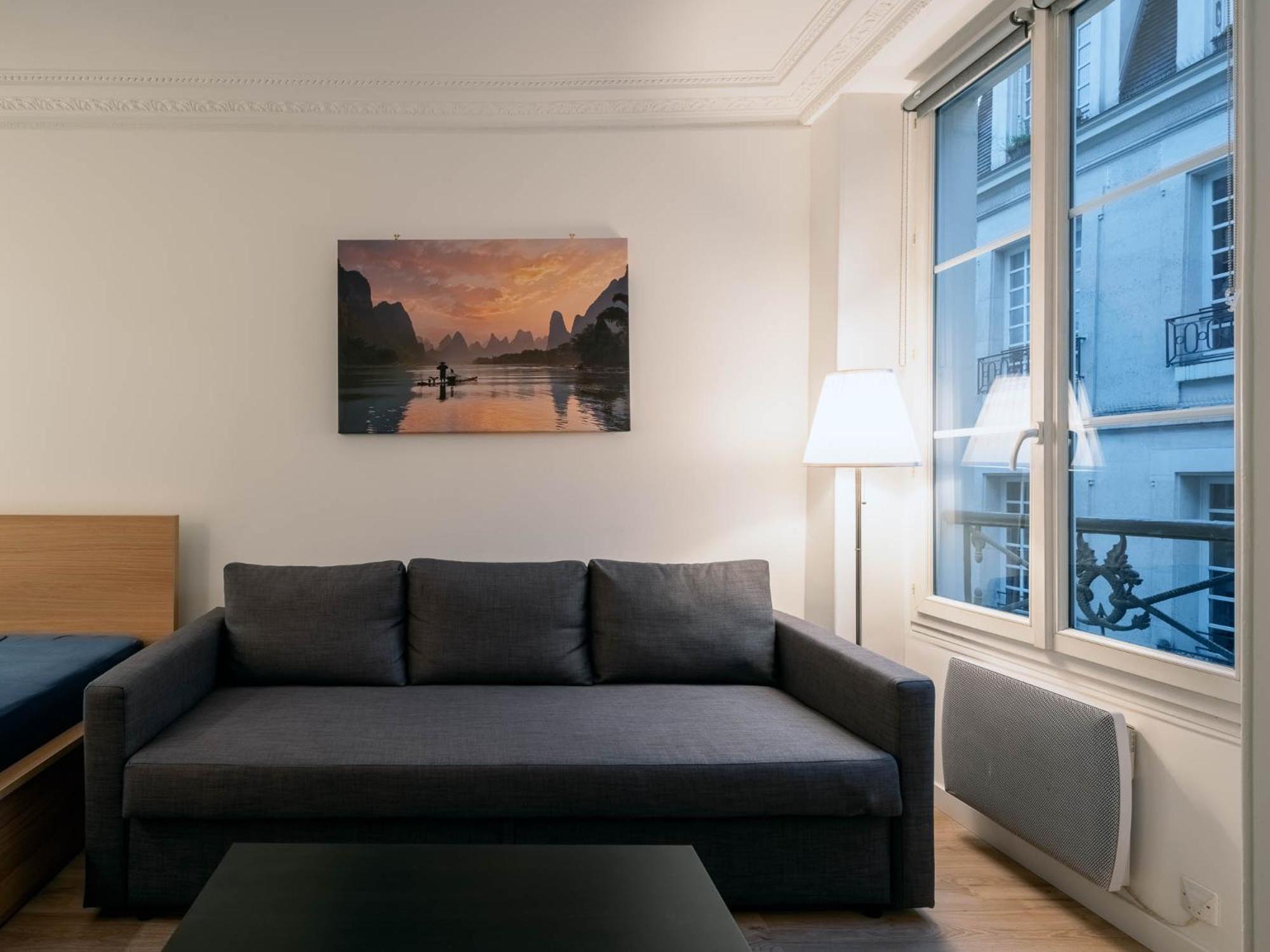 Apartment Flat 31m2 Near Pompidou Center, Marais, Les Halles, Mobility Lease Only Paris