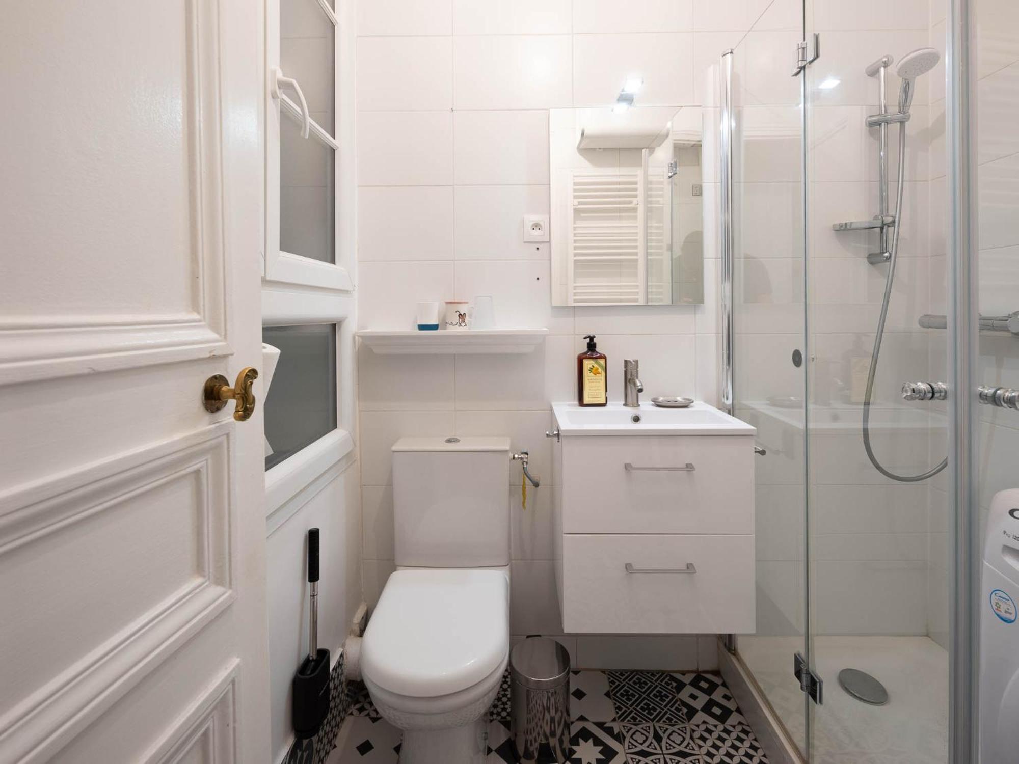 Flat 31m2 Near Pompidou Center, Marais, Les Halles, Mobility Lease Only Paris