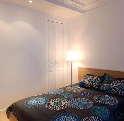 Flat 31M2 Near Pompidou Center, Marais, Les Halles, Mobility Lease Only